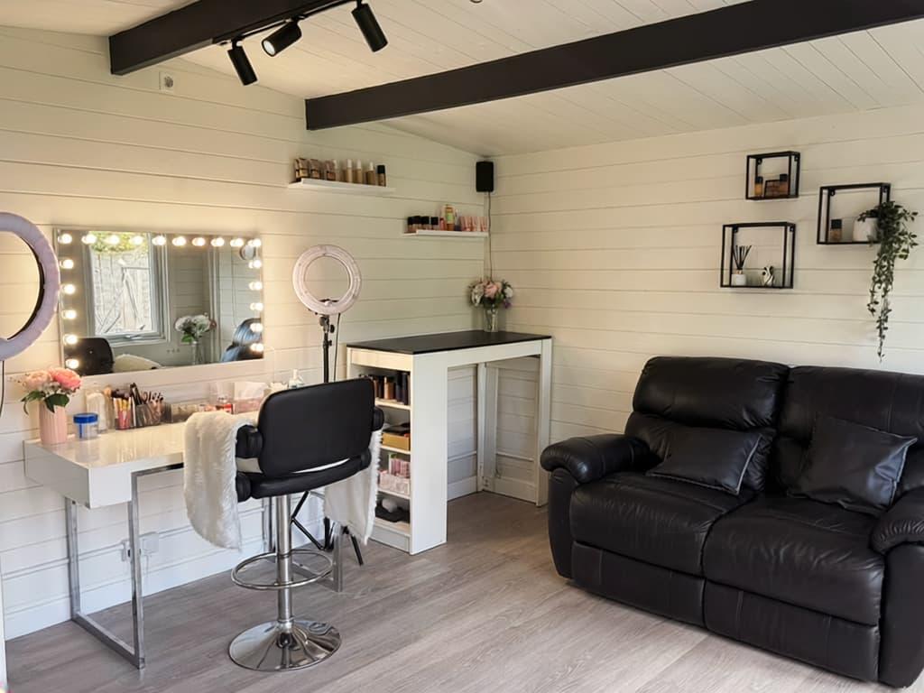 CB Studio in Chandlers Ford with illuminated mirror, makeup chair and sofa