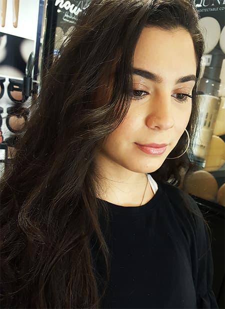 Glittery makeup for prom